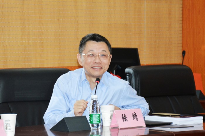 9月15日,陆靖校长正在意昂3代理网调研指导工作。